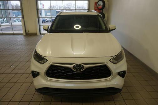Wind Chill Pearl 2024 Toyota Highlander XLE