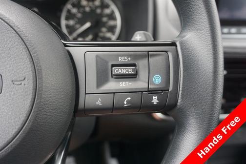 Brilliant Silver Metallic 2021 Nissan Rogue SV