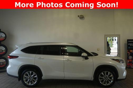 Pearl 2023 Toyota Highlander Limited