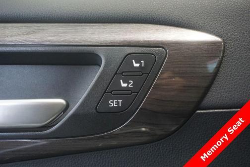Pearl 2023 Toyota Highlander Limited