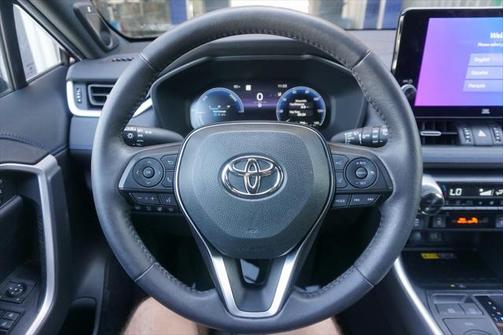2023 Toyota RAV4 Hybrid SE