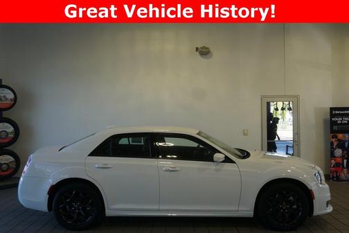 2023 Chrysler 300 Touring