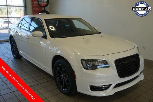 2023 Chrysler 300 Touring