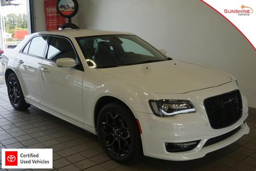 2023 Chrysler 300 Touring