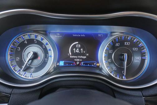 2023 Chrysler 300 Touring