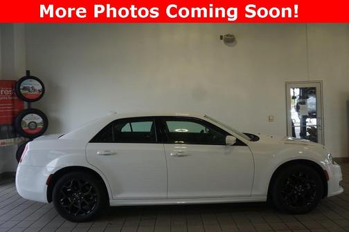2023 Chrysler 300 Touring