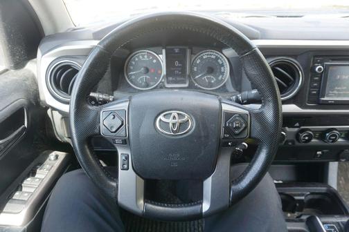 Black 2016 Toyota Tacoma SR5