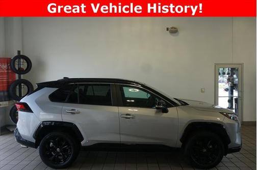 2022 Toyota RAV4 Hybrid SE