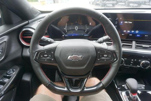 Sterling Gray Metallic 2024 Chevrolet Trax FWD 2RS
