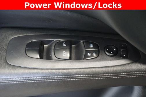 White 2019 Nissan Pathfinder Platinum