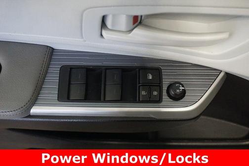 2025 Toyota Sienna LE