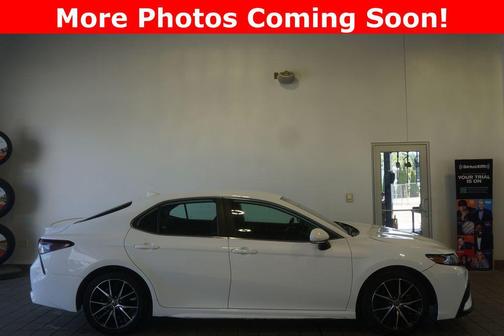 Ice 2023 Toyota Camry SE
