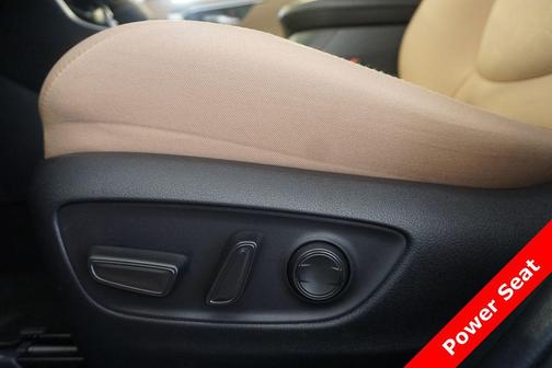 Ice Cap 2025 Toyota RAV4 Hybrid XLE