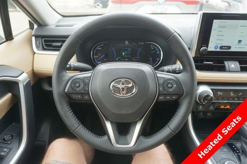 Ice Cap 2025 Toyota RAV4 Hybrid XLE