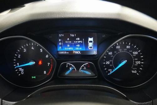 Photo 5 of 30 of 2016 Ford Focus SE