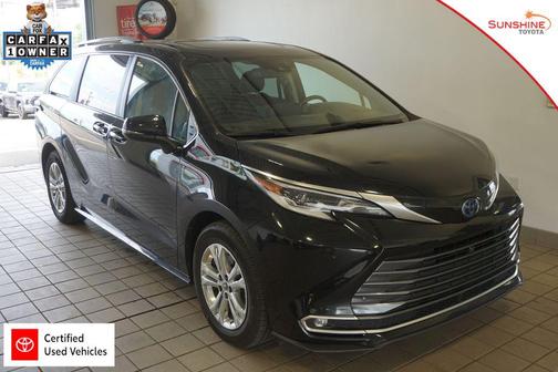 Midnight Black Metallic 2022 Toyota Sienna Platinum