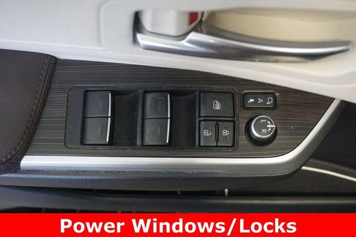 Midnight Black Metallic 2022 Toyota Sienna Platinum