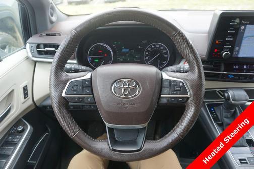 Midnight Black Metallic 2022 Toyota Sienna Platinum