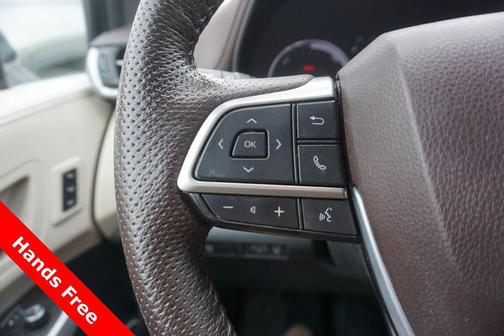 Midnight Black Metallic 2022 Toyota Sienna Platinum