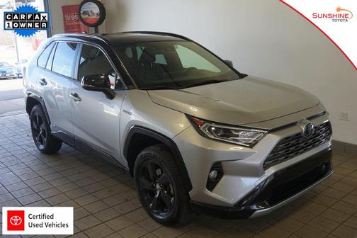 2020 Toyota RAV4 Hybrid SE