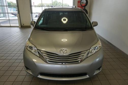 2015 Toyota Sienna LE