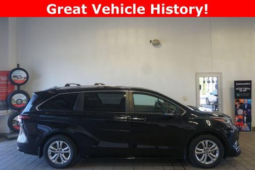 Midnight Black Metallic 2024 Toyota Sienna Platinum