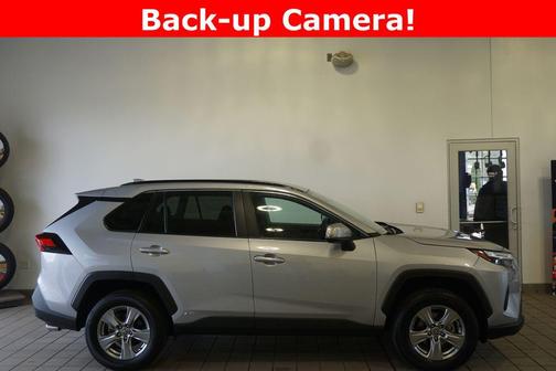 Ice Cap 2023 Toyota RAV4 Hybrid XLE