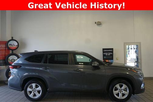 Magnetic Gray Metallic 2024 Toyota Highlander LE