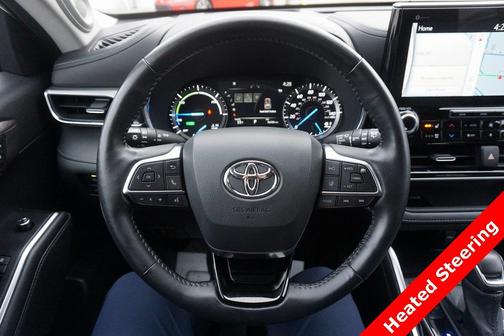 2021 Toyota Highlander Hybrid Platinum