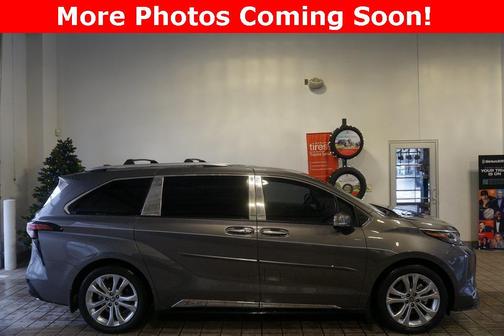 2024 Toyota Sienna Platinum