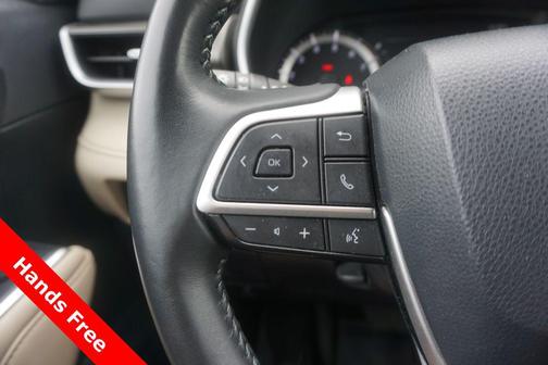 Pearl 2023 Toyota Highlander XLE