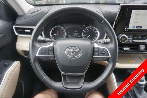 Pearl 2023 Toyota Highlander XLE