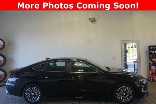 Onyx Black 2023 Hyundai SONATA Hybrid Limited