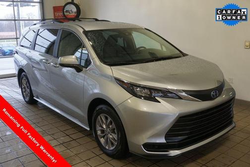 2025 Toyota Sienna LE