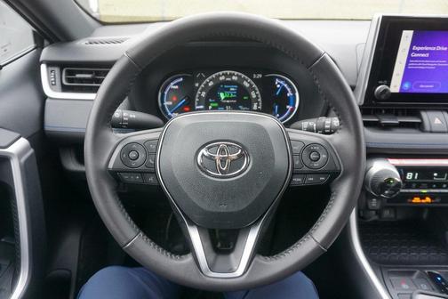 2025 Toyota RAV4 Hybrid SE