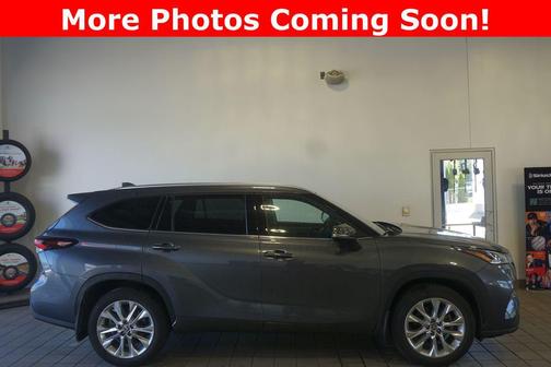 Magnetic Gray Metallic 2025 Toyota Highlander Limited