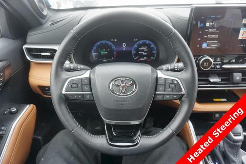 2025 Toyota Highlander Platinum
