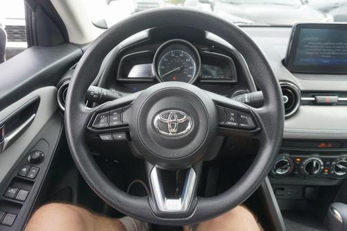 2019 Toyota Yaris Sedan LE