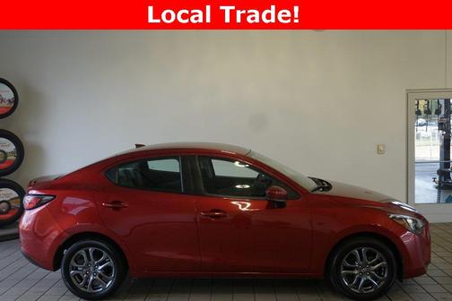 2019 Toyota Yaris Sedan LE