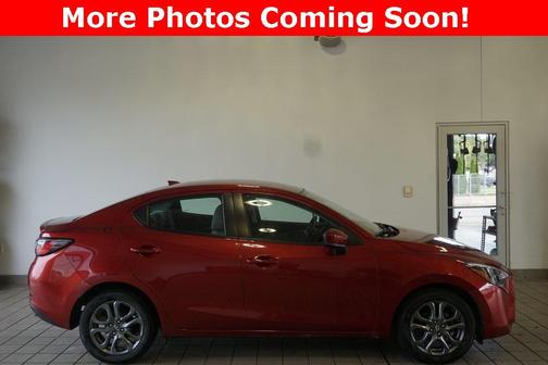 2019 Toyota Yaris Sedan LE