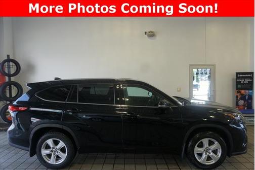 2022 Toyota Highlander LE