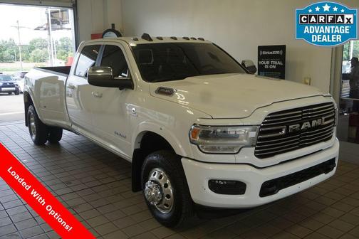 Bright White Clearcoat 2019 RAM 3500 Laramie Crew Cab 4x4 8' Box