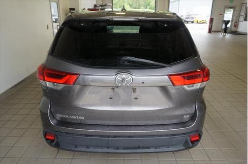 2017 Toyota Highlander SE