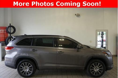 2017 Toyota Highlander SE