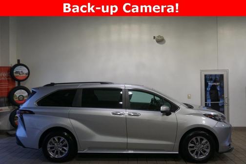 2024 Toyota Sienna XLE