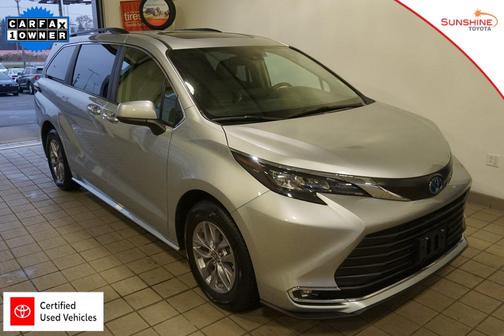 2024 Toyota Sienna XLE