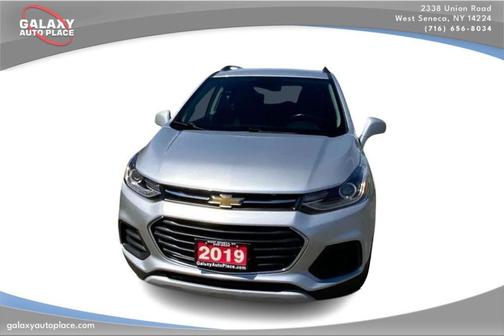 Silver Ice Metallic 2019 Chevrolet Trax LT