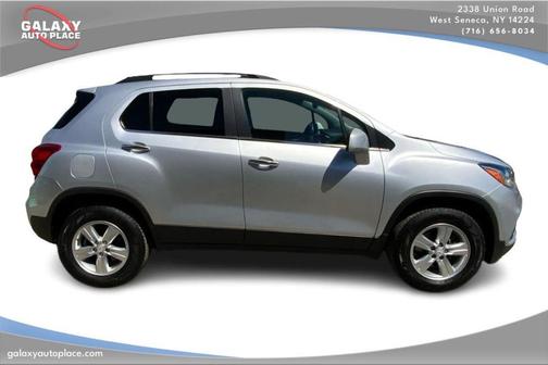 Silver Ice Metallic 2019 Chevrolet Trax LT