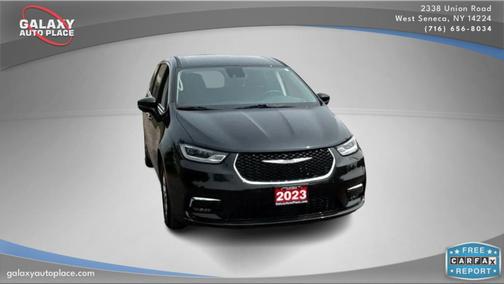 2023 Chrysler Pacifica Touring-L