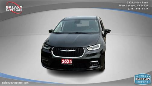 2023 Chrysler Pacifica Touring-L